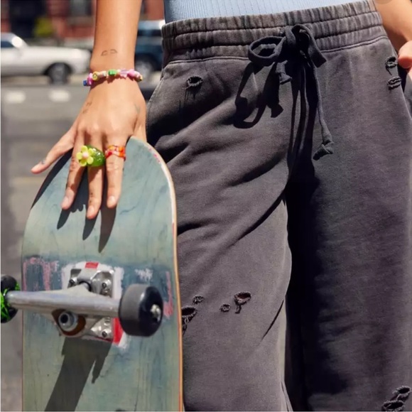 Aerie Wide Leg Fleece Skater Sweatpants Distressed Washed Black Medium - Picture 2 of 16